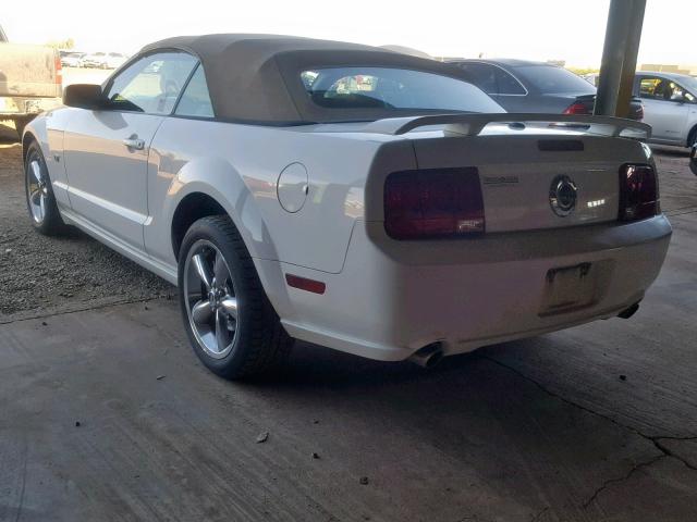 1ZVHT85H785196327 - 2008 FORD MUSTANG GT WHITE photo 3