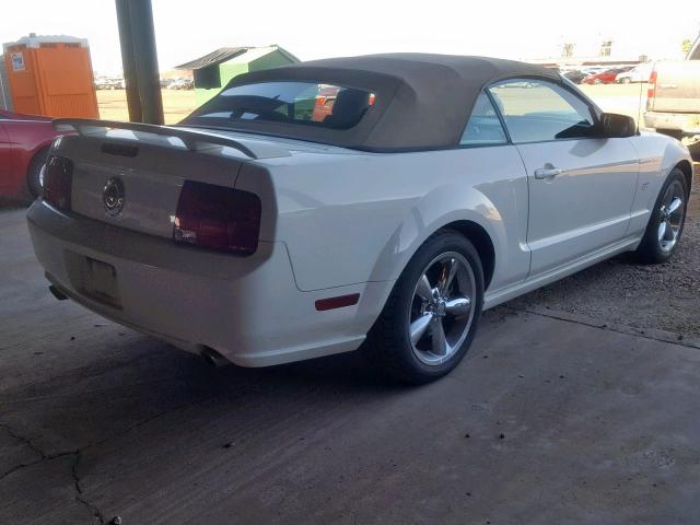 1ZVHT85H785196327 - 2008 FORD MUSTANG GT WHITE photo 4