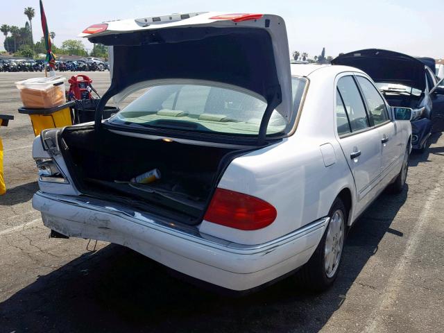 WDBJF65H4XA921001 - 1999 MERCEDES-BENZ E 320 WHITE photo 4