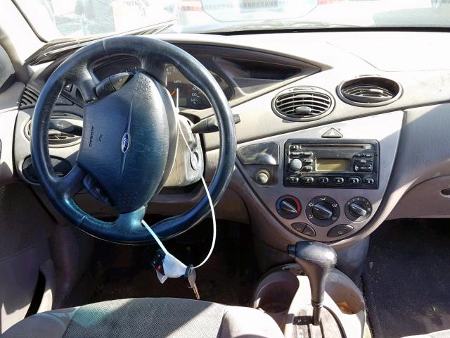 3FAFP31371R190693 - 2001 FORD FOCUS ZX3 WHITE photo 9