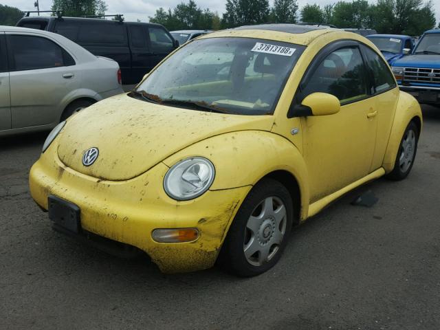 3VWCC21C91M417508 - 2001 VOLKSWAGEN NEW BEETLE YELLOW photo 2