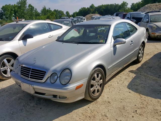 WDBLJ65G3YF119462 - 2000 MERCEDES-BENZ CLK 320 SILVER photo 2