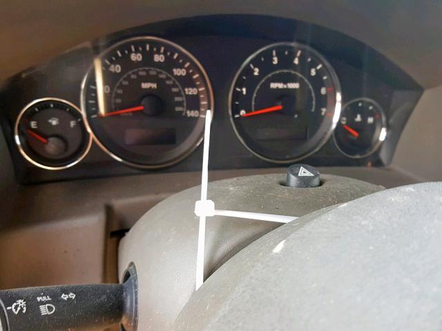 1J8HG48KX6C134400 - 2006 JEEP COMMANDER GRAY photo 8