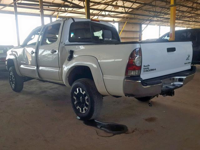 5TFLU4EN3DX066083 - 2013 TOYOTA TACOMA DOU WHITE photo 3