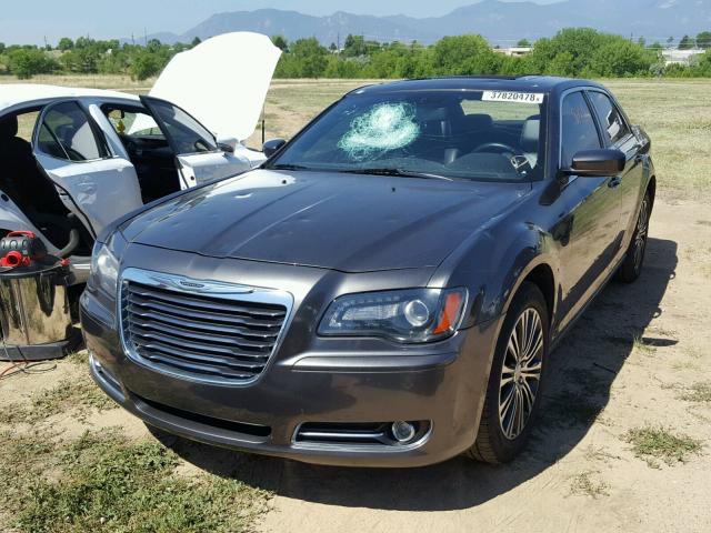 2C3CCAGT3DH652899 - 2013 CHRYSLER 300 V6 CHARCOAL photo 2