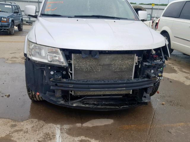 3D4PH5FV2AT229410 - 2010 DODGE JOURNEY SX SILVER photo 9