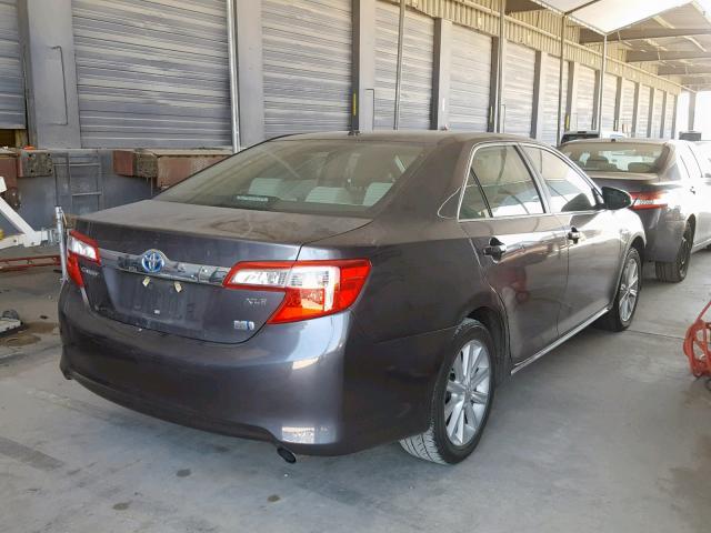 4T1BD1FK4DU065245 - 2013 TOYOTA CAMRY HYBR GRAY photo 4