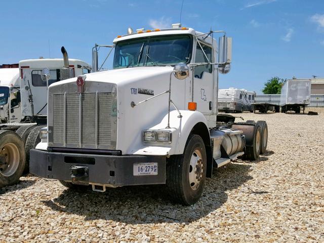 1XKDD49X0CJ326333 - 2012 KENWORTH CONSTRUCTI WHITE photo 2