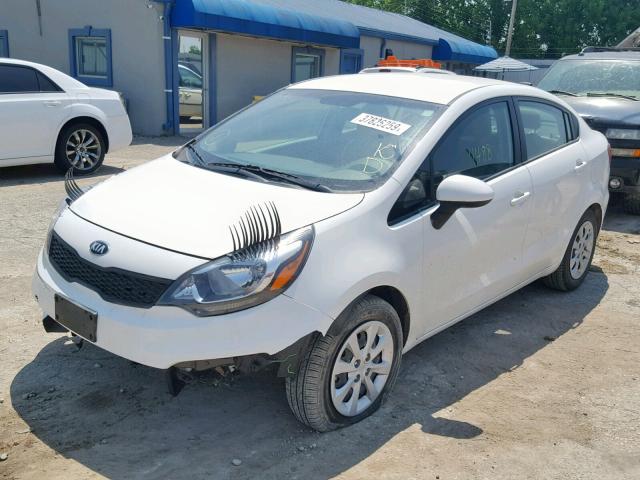 KNADM4A31G6647856 - 2016 KIA RIO LX WHITE photo 2