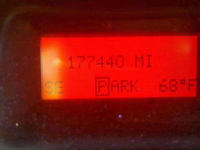 2G2WP552761264721 - 2006 PONTIAC GRAND PRIX SILVER photo 8