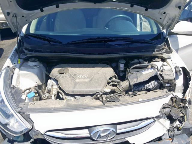 KMHCT4AEXGU000933 - 2016 HYUNDAI ACCENT SE WHITE photo 7