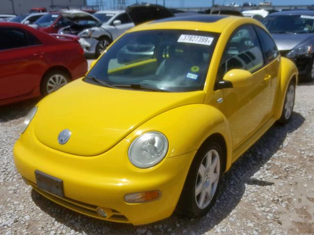 3VWDD21C42M428824 - 2002 VOLKSWAGEN NEW BEETLE YELLOW photo 2