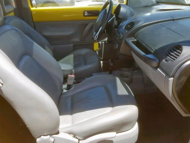 3VWDD21C42M428824 - 2002 VOLKSWAGEN NEW BEETLE YELLOW photo 5