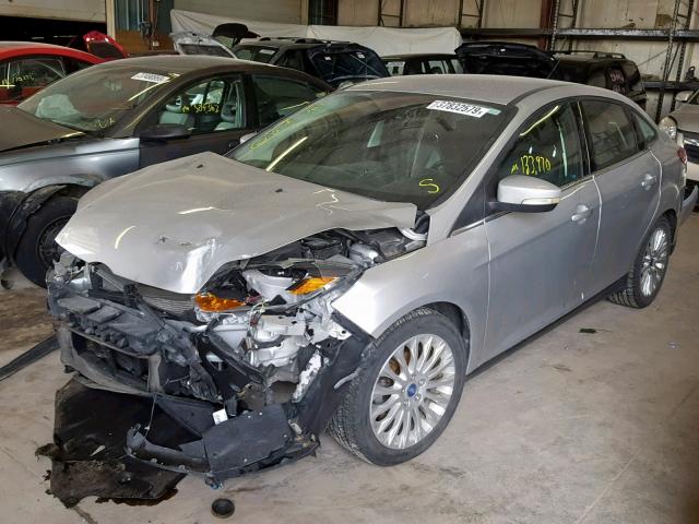 1FAHP3J27CL243622 - 2012 FORD FOCUS TITA SILVER photo 2