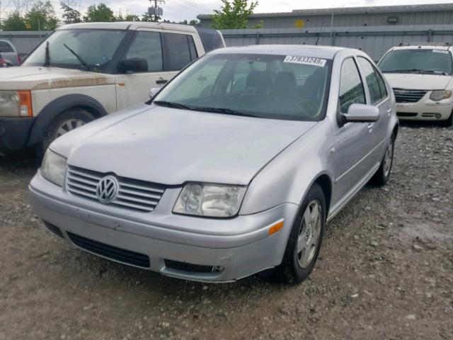 3VWSA29M3YM009837 - 2000 VOLKSWAGEN JETTA GLS SILVER photo 2