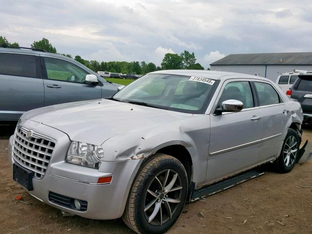 2C3CK5CV9AH169513 - 2010 CHRYSLER 300 TOURIN SILVER photo 2