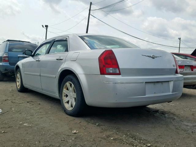 2C3JA53G55H120990 - 2005 CHRYSLER 300 TOURIN SILVER photo 3