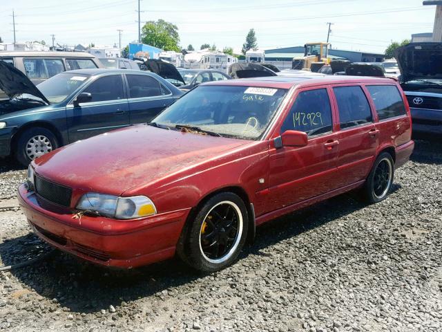 YV1LW5343W2376285 - 1998 VOLVO V70 T5 TUR RED photo 2