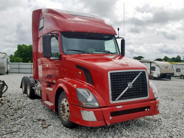 4V4NC9TG7AN284262 - 2010 VOLVO VN VNL RED photo 1