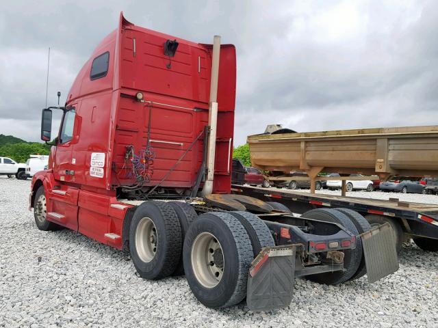 4V4NC9TG7AN284262 - 2010 VOLVO VN VNL RED photo 3