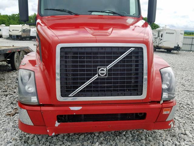 4V4NC9TG7AN284262 - 2010 VOLVO VN VNL RED photo 7