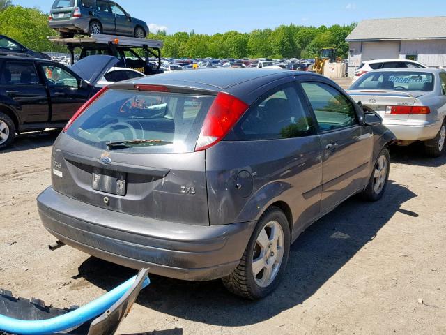 3FAFP31323R112020 - 2003 FORD FOCUS ZX3 GRAY photo 4