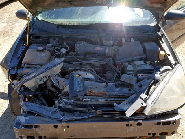 3FAFP31323R112020 - 2003 FORD FOCUS ZX3 GRAY photo 7