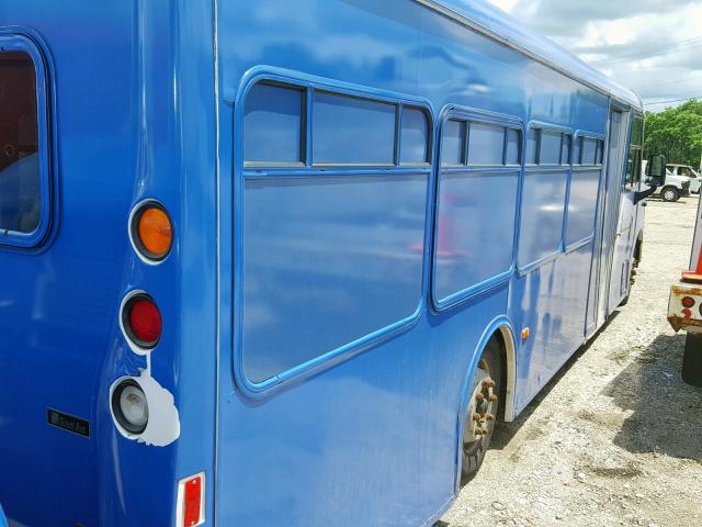 5B4LP152473423171 - 2007 WORKHORSE CUSTOM CHASSIS BUS CHASSI BLUE photo 4