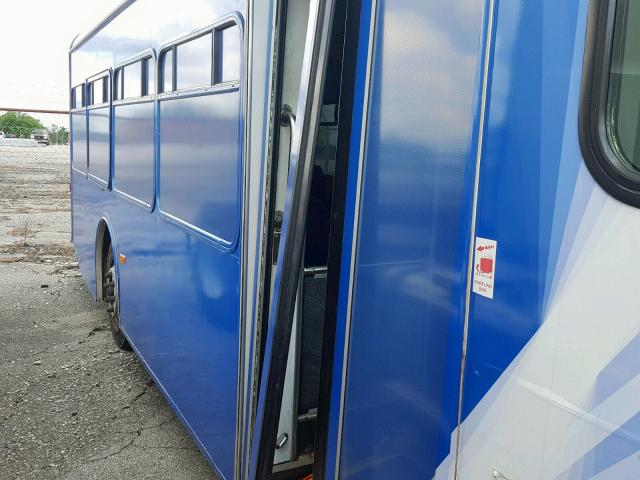 5B4LP152673423169 - 2007 WORKHORSE CUSTOM CHASSIS BUS CHASSI BLUE photo 9