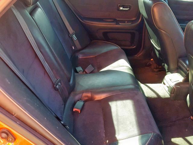 JTHBD192820037094 - 2002 LEXUS IS 300 RED photo 6