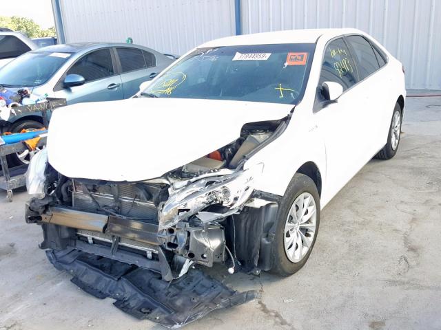 4T1BD1FK5FU164708 - 2015 TOYOTA CAMRY HYBR WHITE photo 2