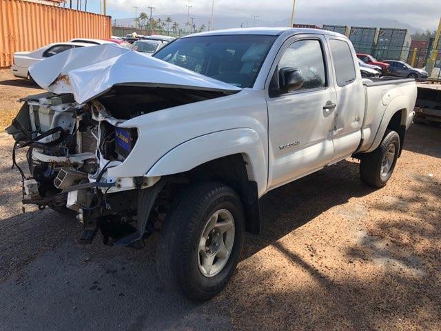 5TETU62N46Z262626 - 2006 TOYOTA TACOMA PRE WHITE photo 2