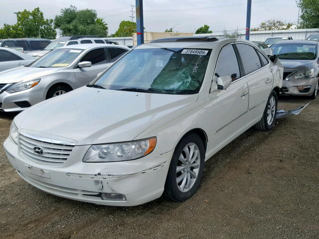 KMHFC46F47A152951 - 2007 HYUNDAI AZERA SE WHITE photo 2