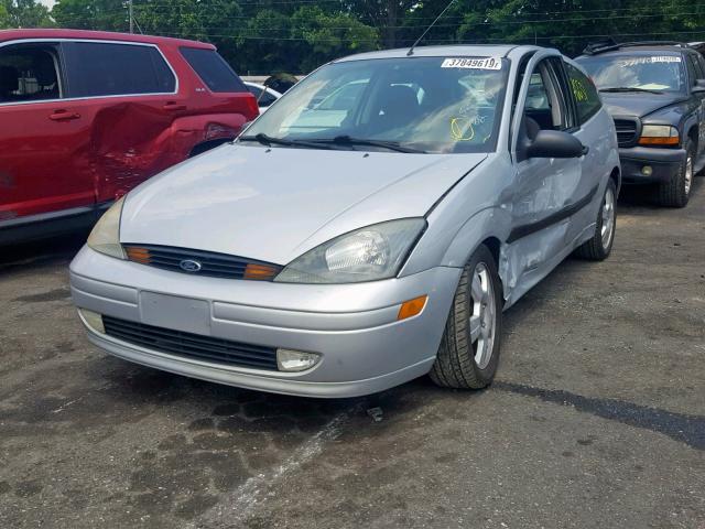 3FAFP31363R186976 - 2003 FORD FOCUS ZX3 SILVER photo 2