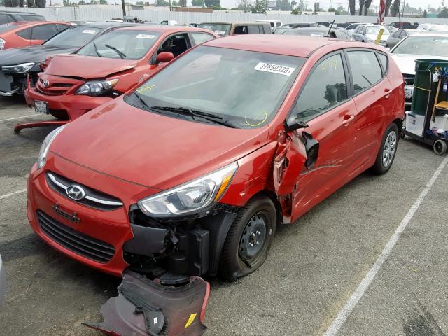 KMHCT5AE1GU251460 - 2016 HYUNDAI ACCENT SE RED photo 2