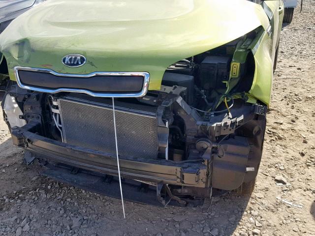 KNDJN2A26F7800044 - 2015 KIA SOUL GREEN photo 9