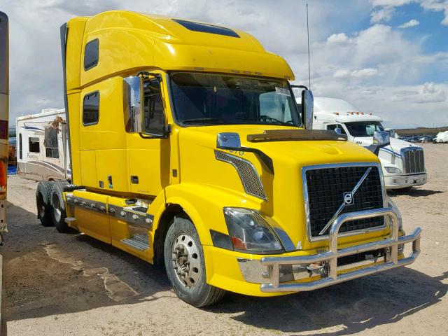 4V4NC9EJ7EN170101 - 2014 VOLVO VN VNL YELLOW photo 1