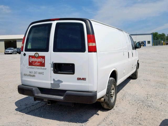 1GTHG392261188916 - 2006 GMC SAVANA G35 WHITE photo 4