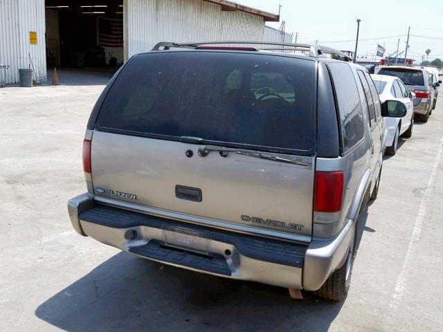 1GNCS13W3Y2165934 - 2000 CHEVROLET BLAZER GOLD photo 4