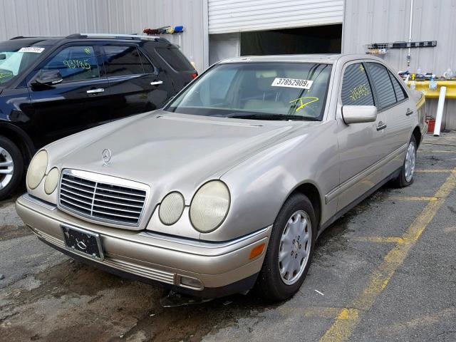 WDBJF65HXXA868370 - 1999 MERCEDES-BENZ E 320 GOLD photo 2