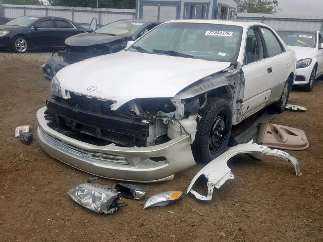 JT8BF28G910317277 - 2001 LEXUS ES 300 WHITE photo 2