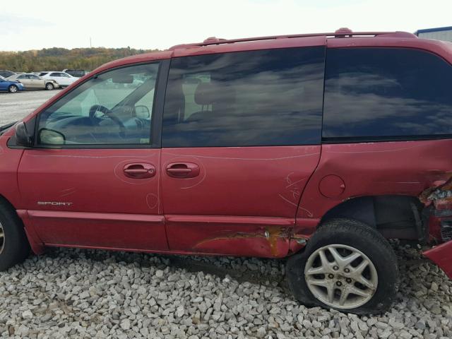 1B4GP45G4WB723500 - 1998 DODGE CARAVAN SE RED photo 10