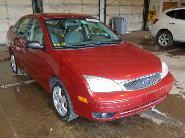 1FAHP34NX5W173718 - 2005 FORD FOCUS ZX4 RED photo 1