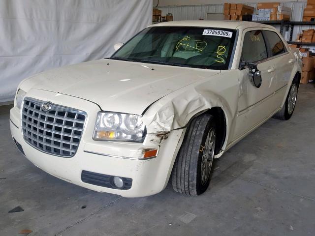 2C3KA53G47H900440 - 2007 CHRYSLER 300 TOURIN CREAM photo 2