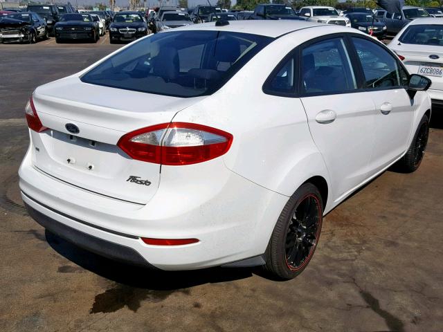 3FADP4BJ5GM105205 - 2016 FORD FIESTA SE WHITE photo 4