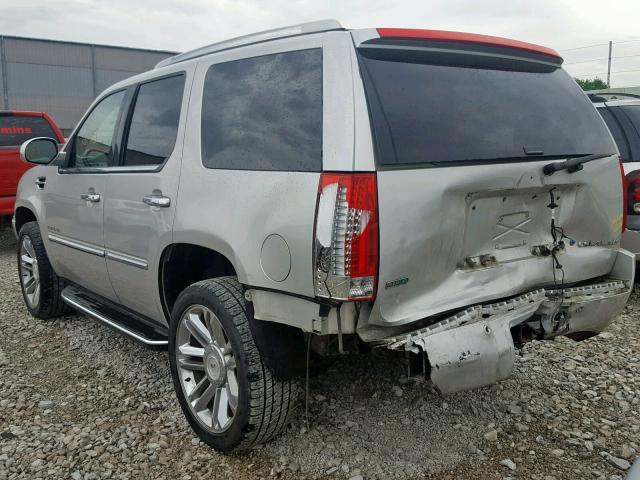 1GYS4AEF0BR262738 - 2011 CADILLAC ESCALADE SILVER photo 3