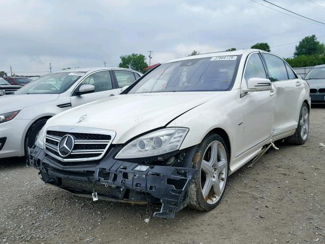 WDDNG7DB4CA435629 - 2012 MERCEDES-BENZ S 550 WHITE photo 2