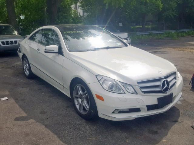 WDDKJ5GB3BF074769 - 2011 MERCEDES-BENZ E 350 WHITE photo 1