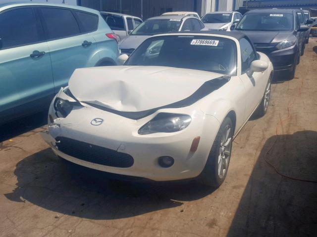 JM1NC25F060105412 - 2006 MAZDA MX-5 MIATA WHITE photo 2