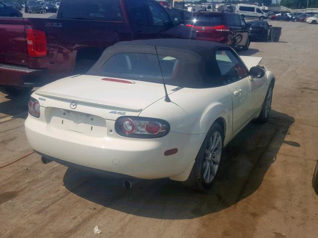 JM1NC25F060105412 - 2006 MAZDA MX-5 MIATA WHITE photo 4